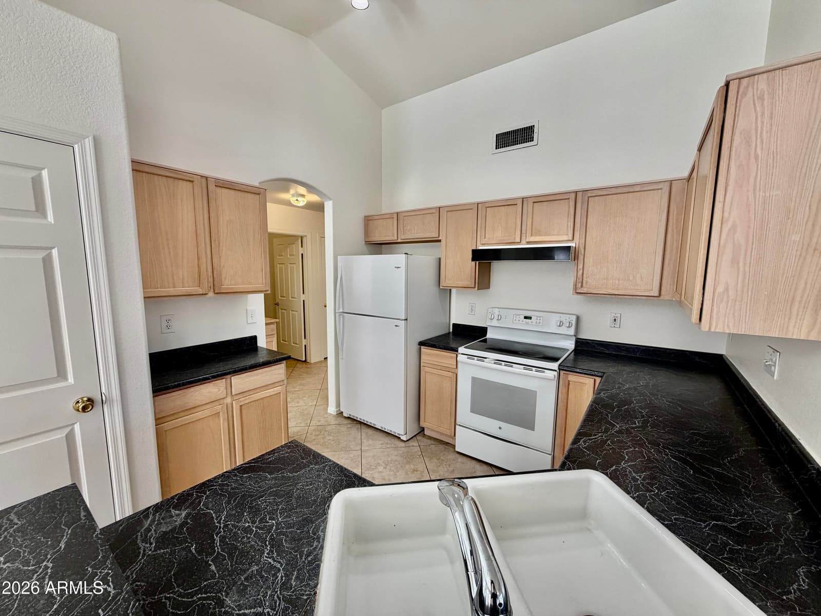 141 W SHANNON Street, Gilbert, AZ 85233 — photo 6 of 45