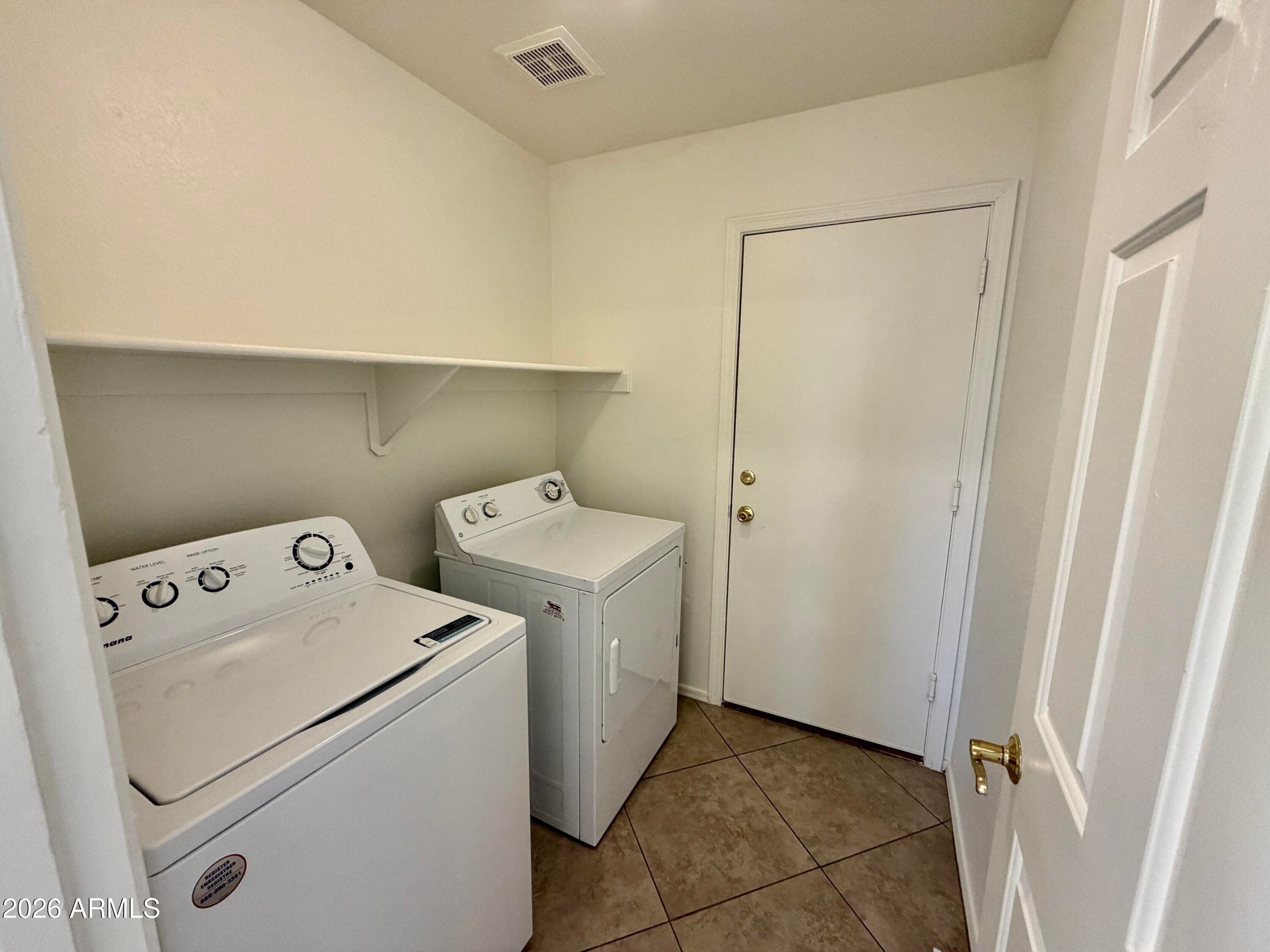141 W SHANNON Street, Gilbert, AZ 85233 — photo 38 of 45