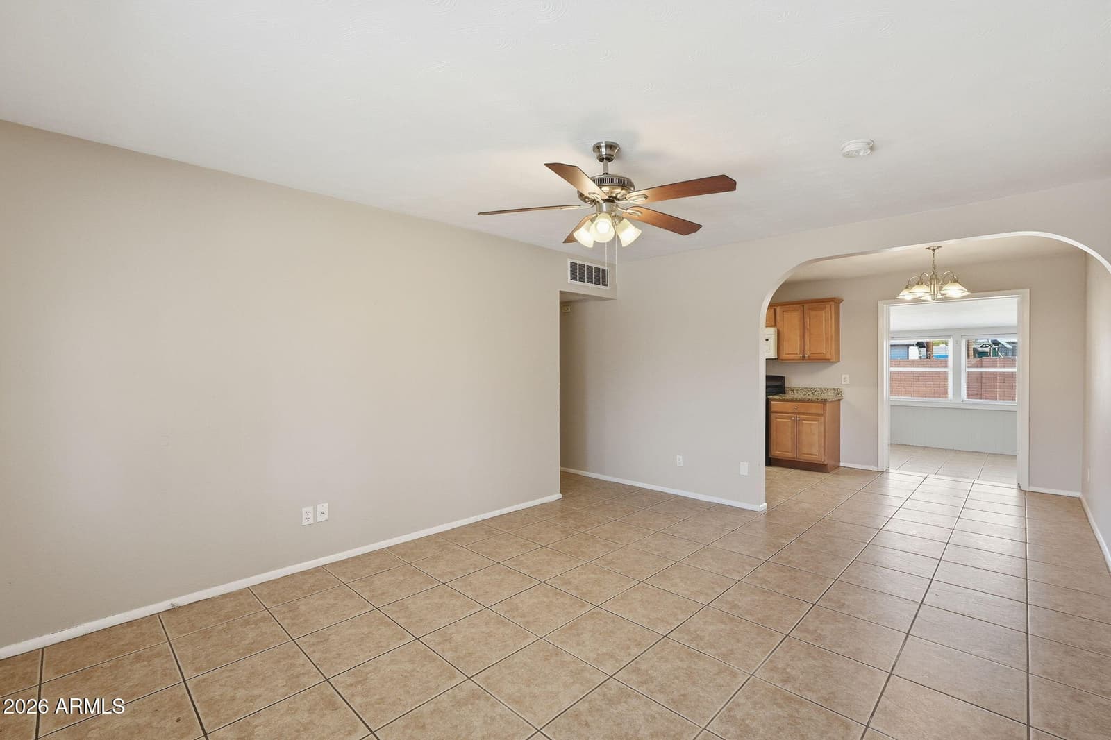 2416 W STELLA Lane, Phoenix, AZ 85015 — photo 4 of 33