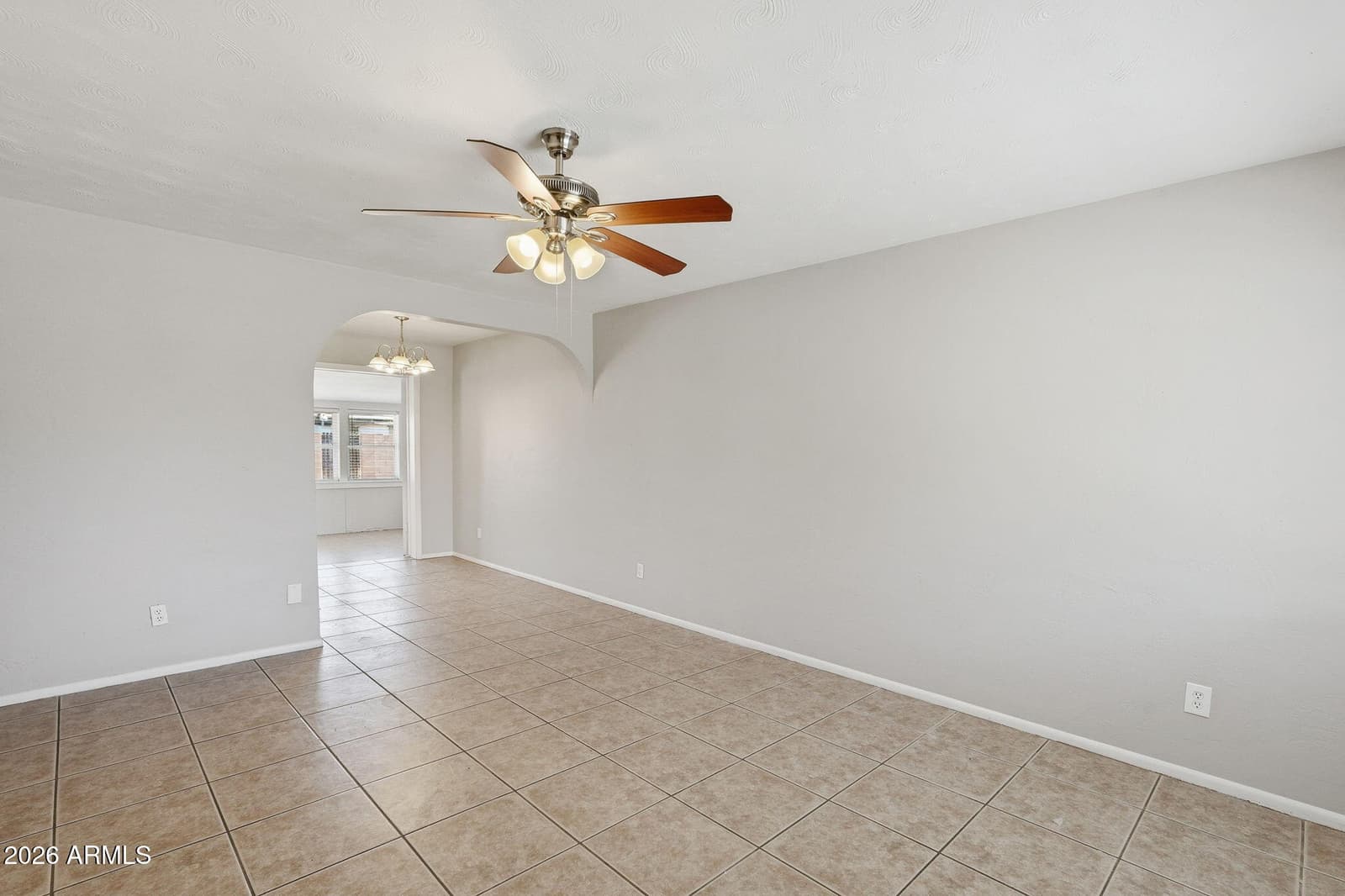 2416 W STELLA Lane, Phoenix, AZ 85015 — photo 5 of 33