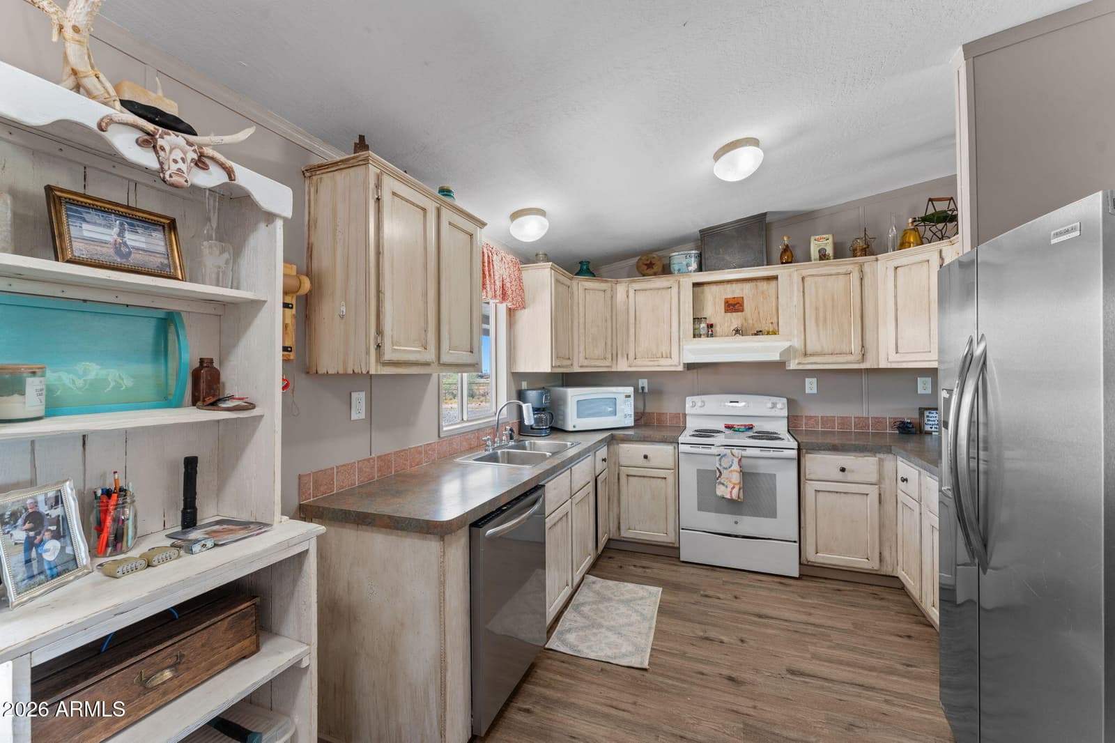 27565 S CLYDESDALE Avenue, Congress, AZ 85332 — photo 6 of 36
