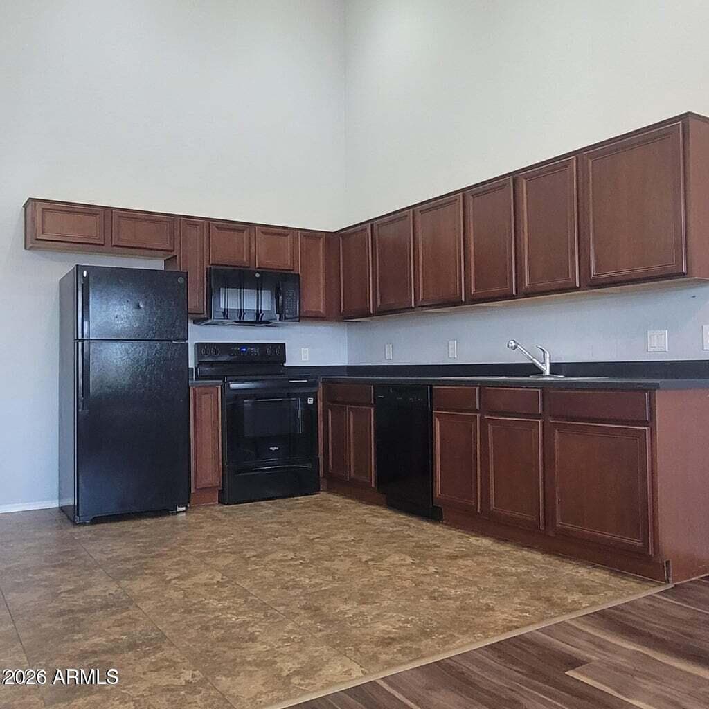 2367 E HUNTINGTON Drive, Phoenix, AZ 85040 — photo 6 of 15