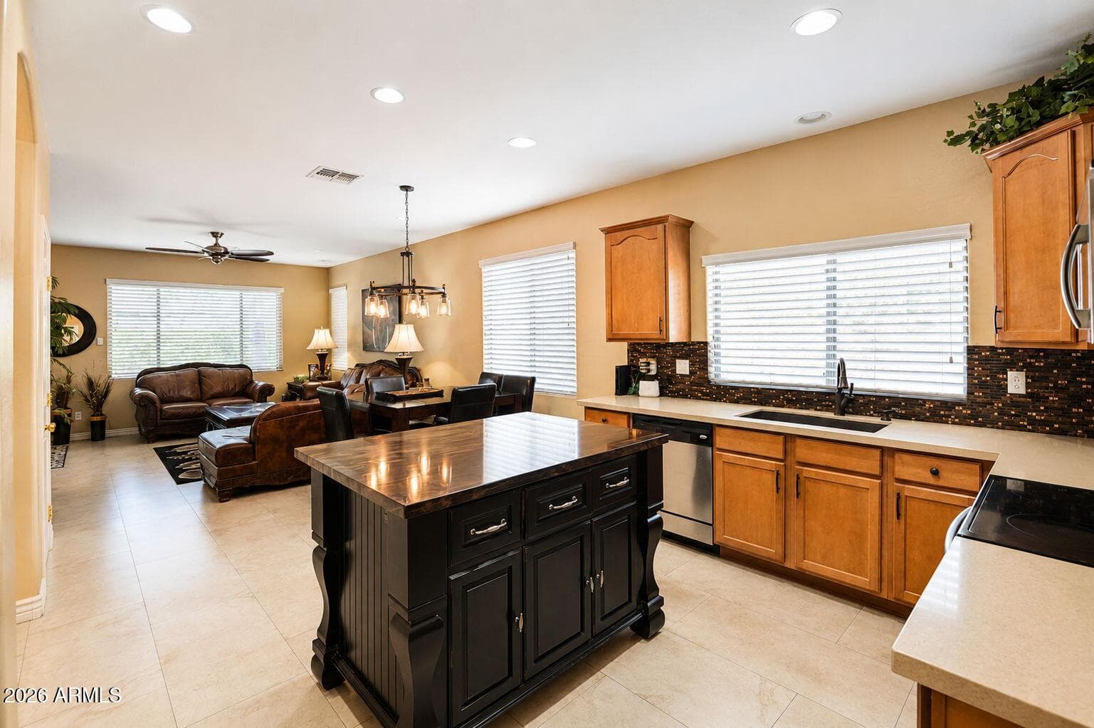 7306 N 88TH Lane, Glendale, AZ 85305 — photo 9 of 39