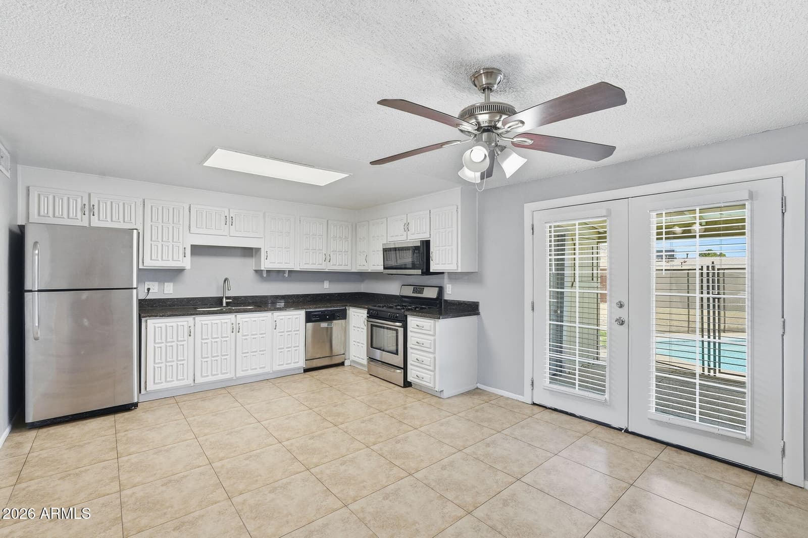 1941 W VOLTAIRE Avenue, Phoenix, AZ 85029 — photo 10 of 31