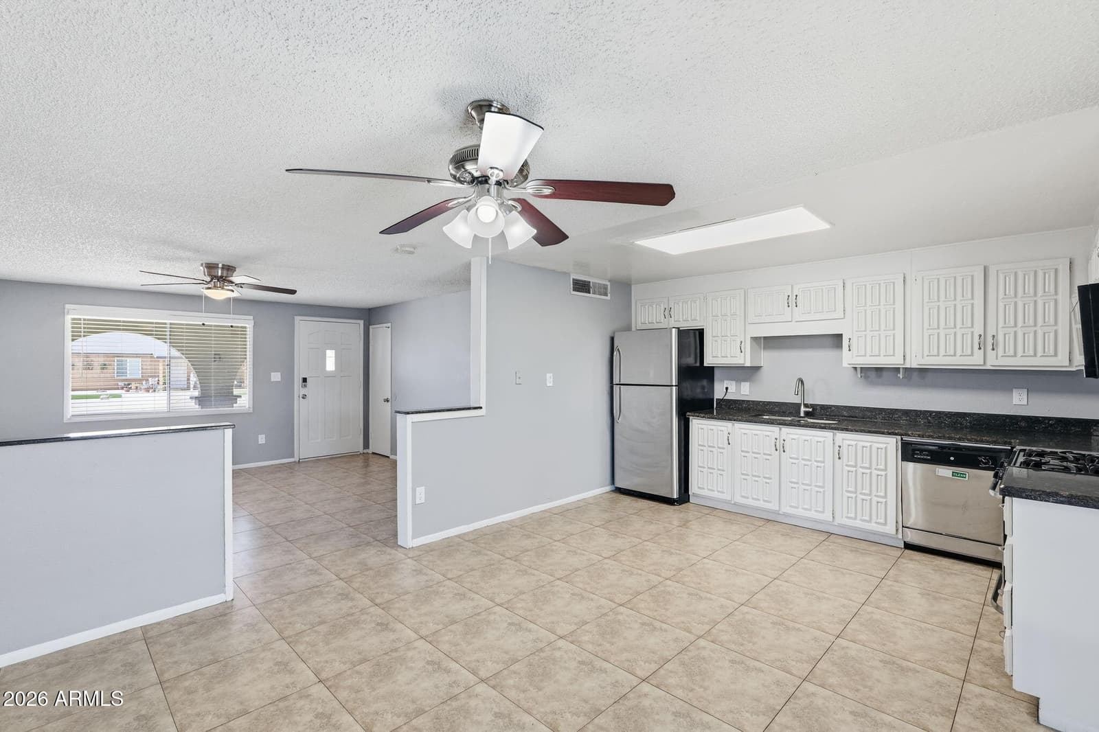 1941 W VOLTAIRE Avenue, Phoenix, AZ 85029 — photo 11 of 31