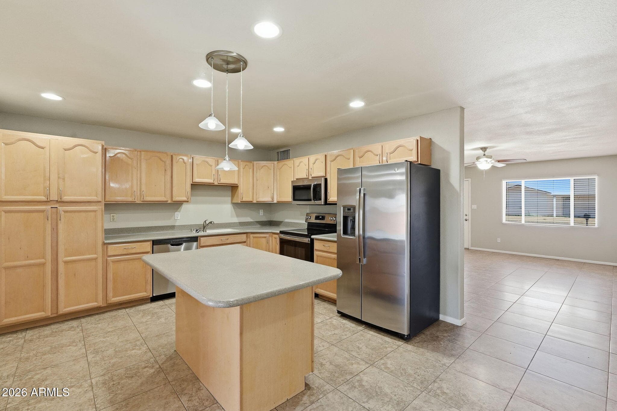 4125 W EL CAMINITO Drive, Phoenix, AZ 85051 — photo 8 of 32