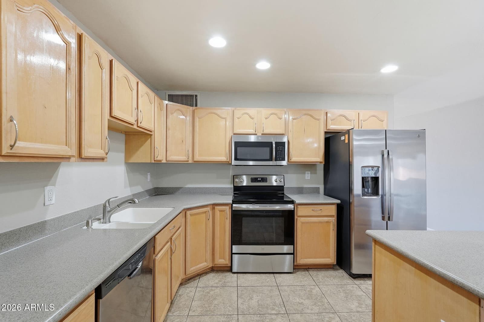 4125 W EL CAMINITO Drive, Phoenix, AZ 85051 — photo 12 of 32