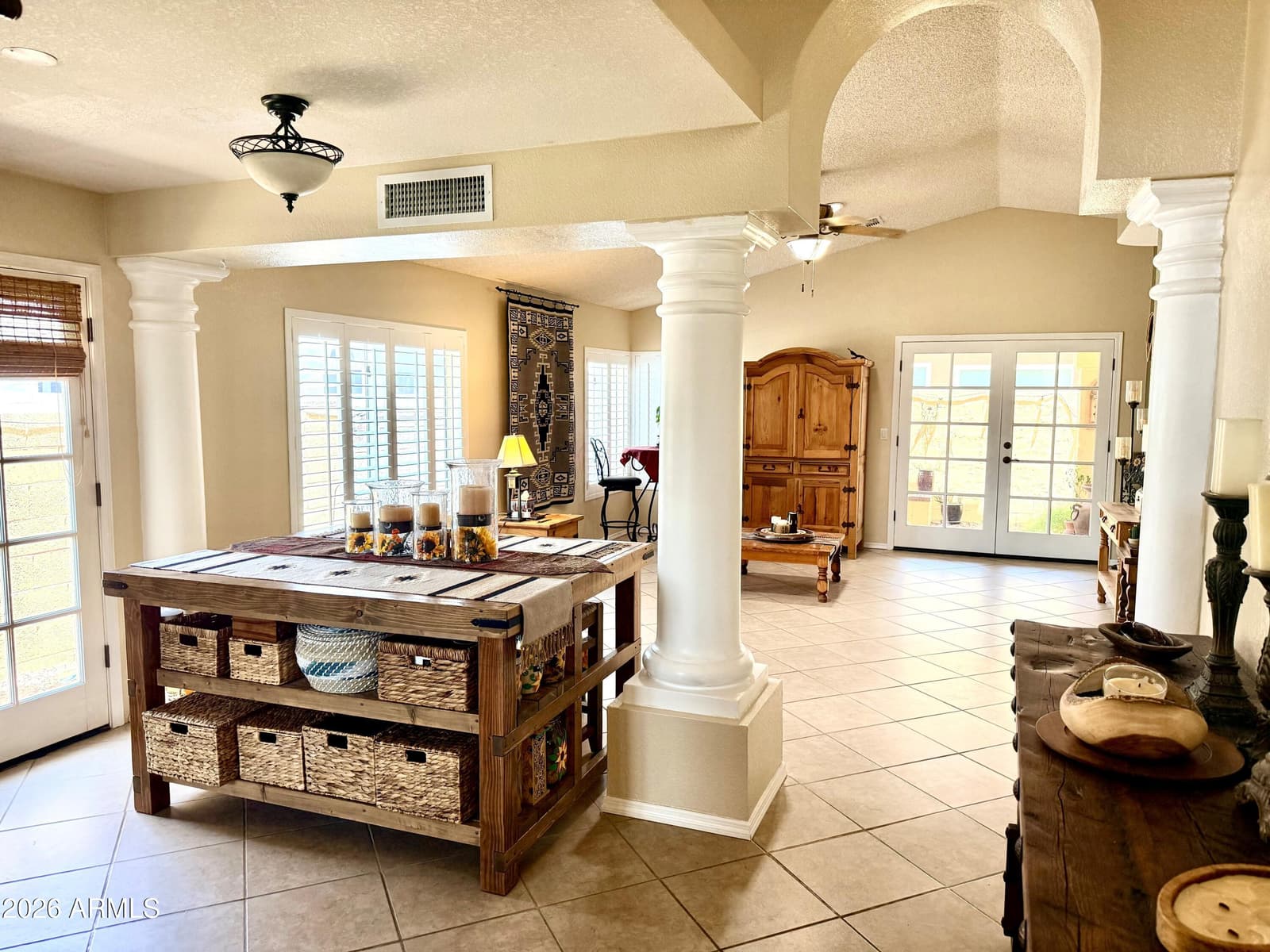 911 E ANNETTE Drive, Phoenix, AZ 85022