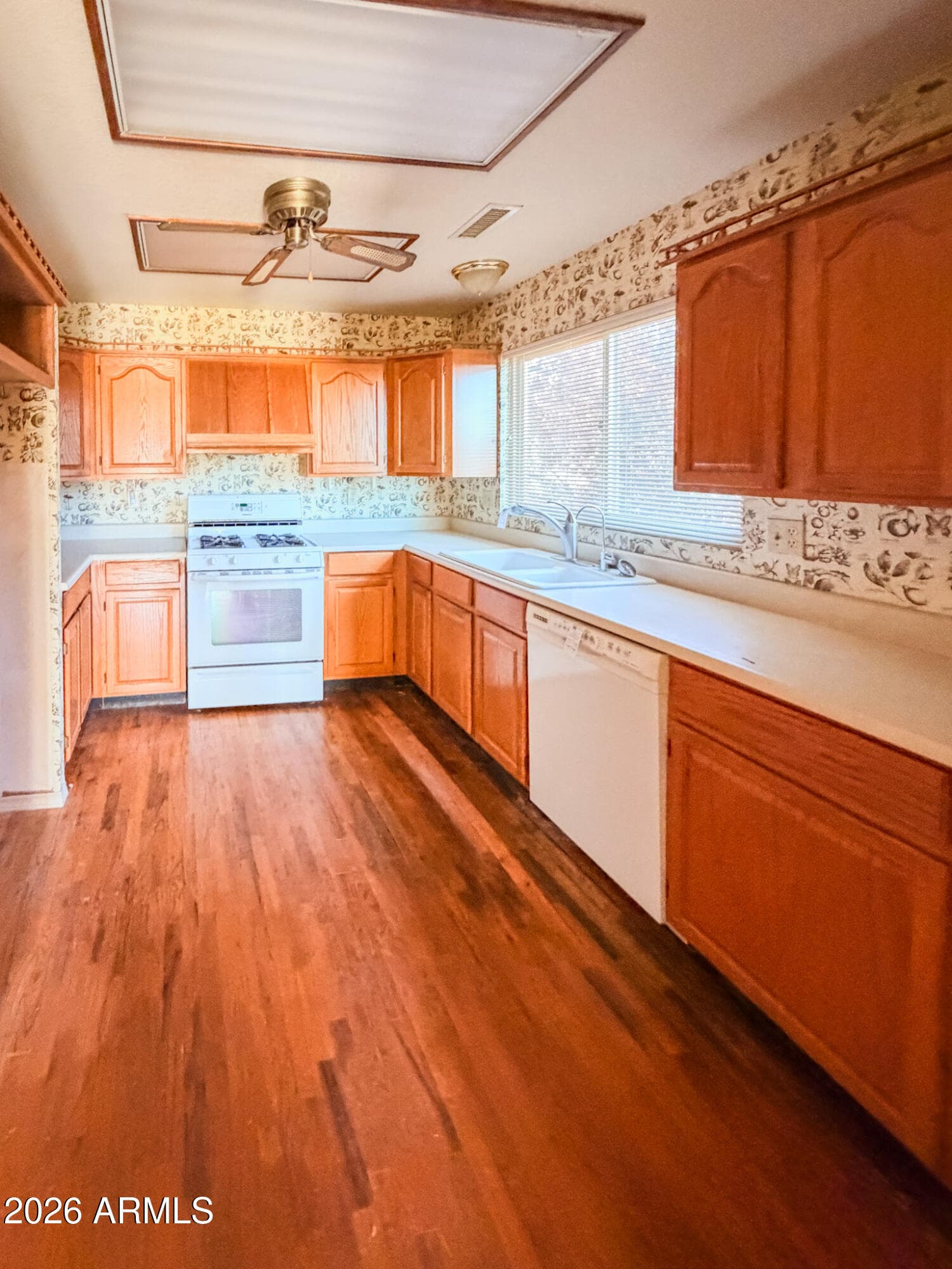 1530 N WARREN Drive, Prescott, AZ 86301 — photo 2 of 23