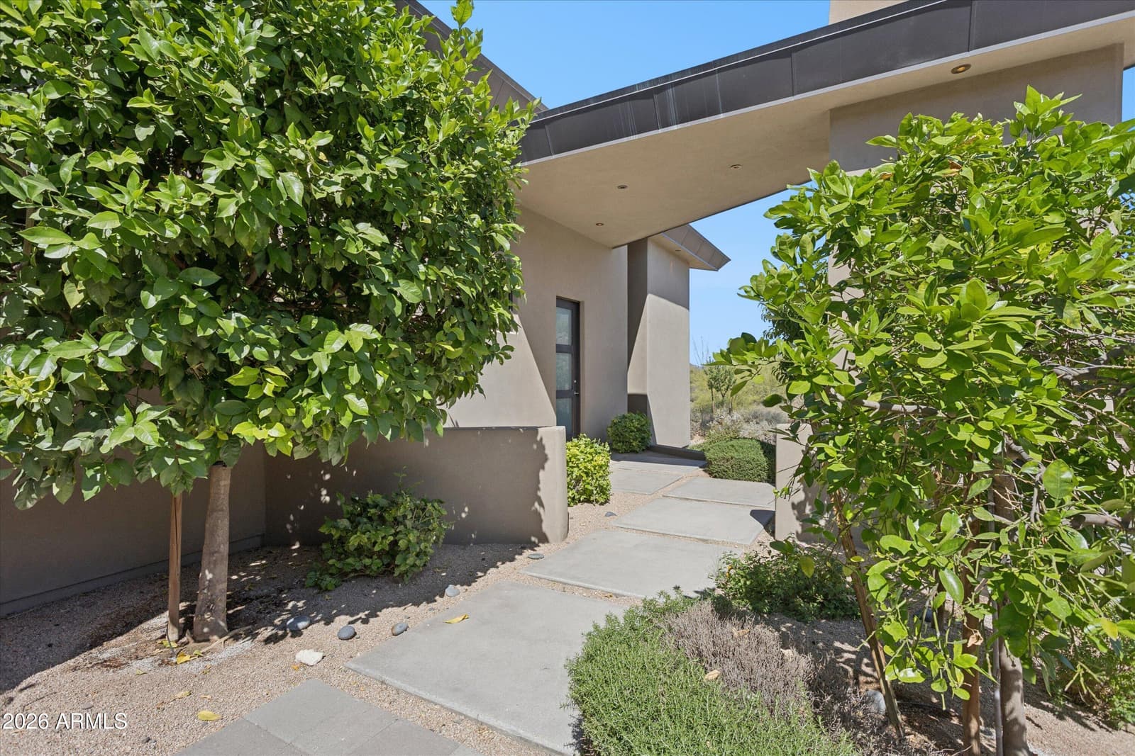 37021 N HOLIDAY Lane, Carefree, AZ 85377 — photo 10 of 120