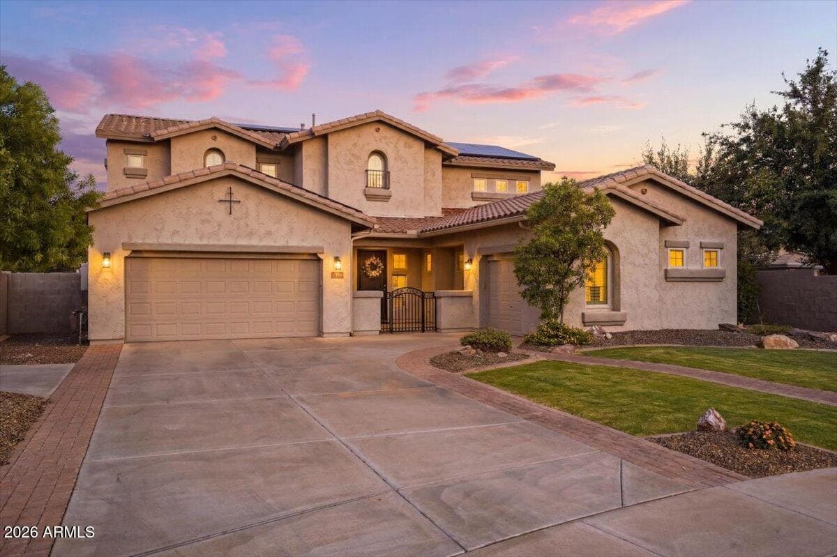 1122 E LODGEPOLE Drive, Gilbert, AZ 85298 — photo 7 of 92