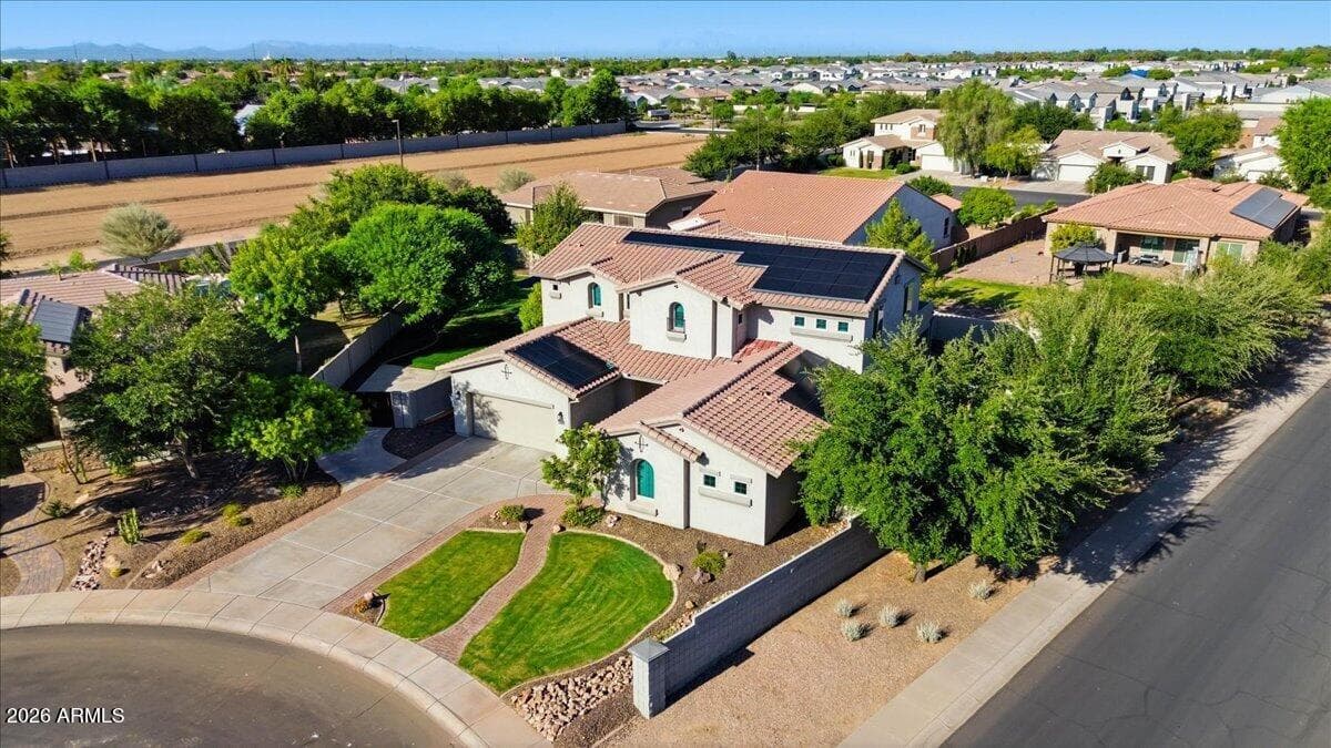 1122 E LODGEPOLE Drive, Gilbert, AZ 85298 — photo 12 of 92