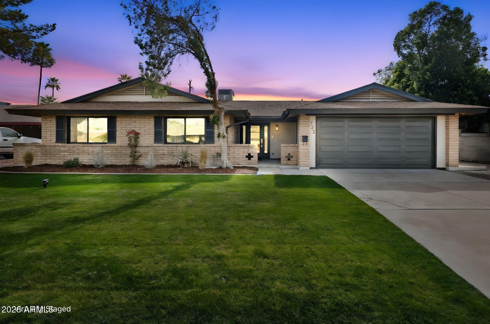 735 E MANHATTON Drive, Tempe, AZ 85282 — photo 2 of 40