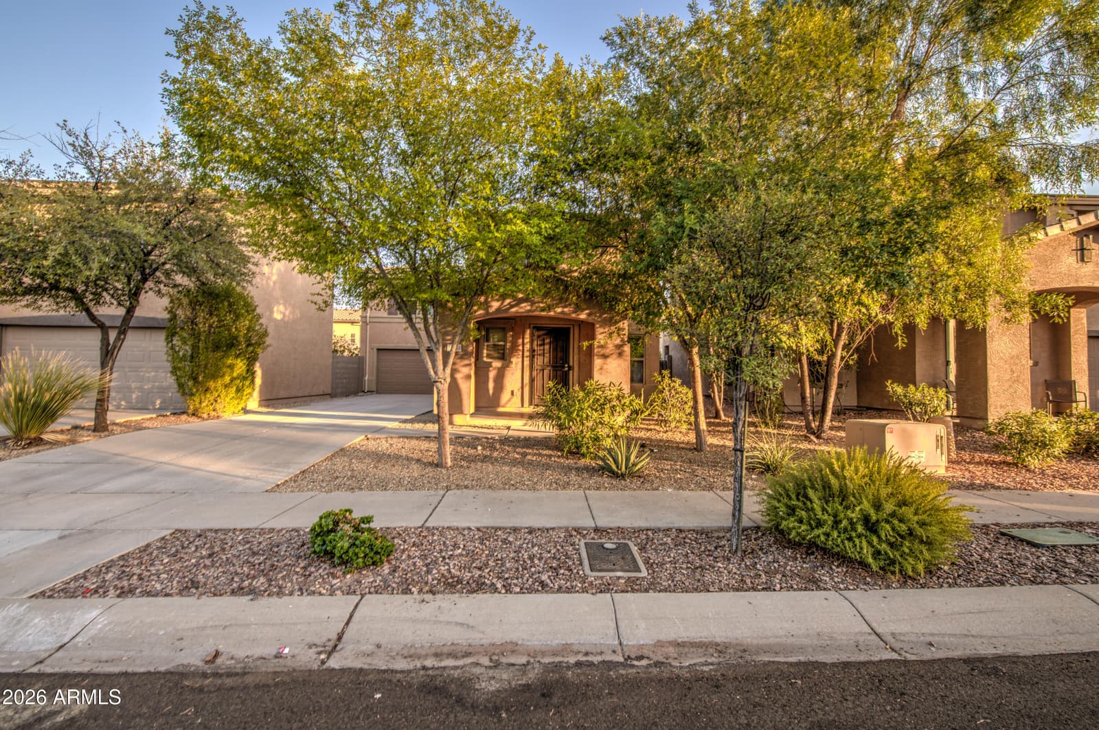 18535 W UDALL Drive, Surprise, AZ 85374 — photo 3 of 38