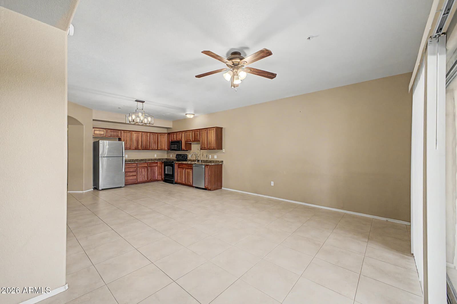 920 E DEVONSHIRE Avenue 2024, Phoenix, AZ 85014 — photo 4 of 26