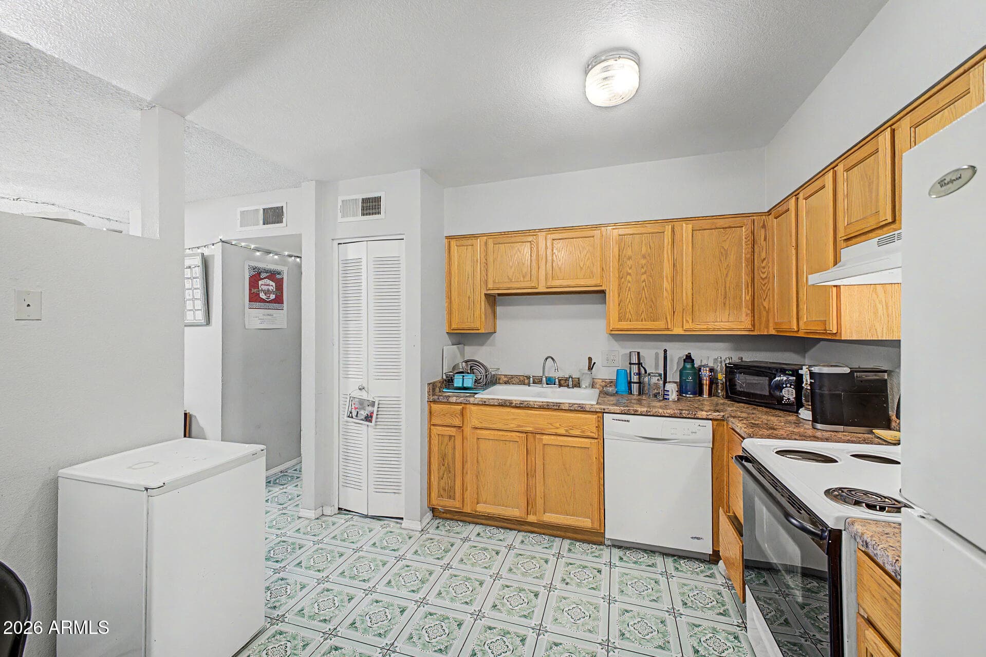 830 S DOBSON Road 11, Mesa, AZ 85202 — photo 5 of 33