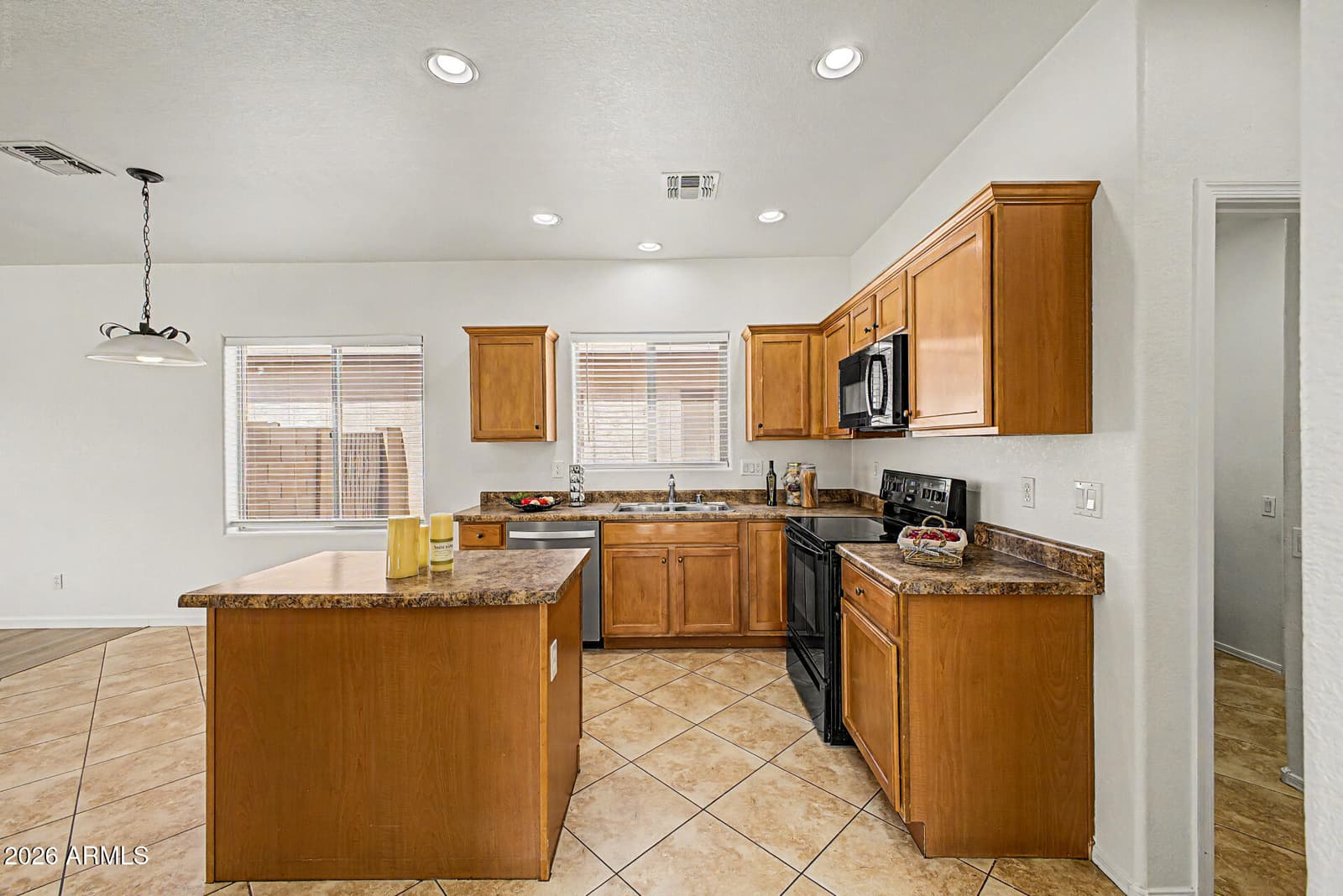 11601 W HILL Drive, Avondale, AZ 85323 — photo 15 of 40