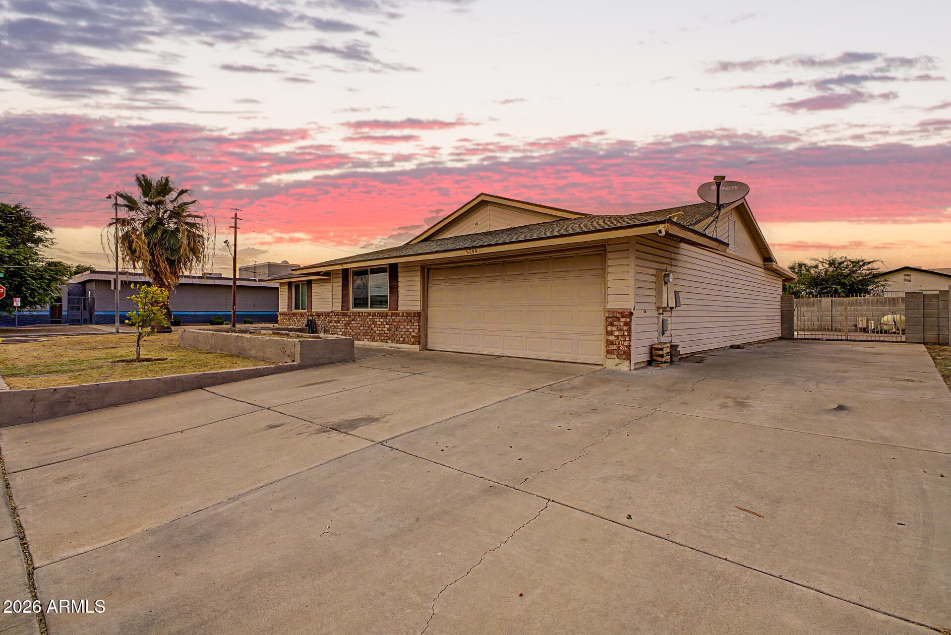 6244 W KAREN LEE Lane, Glendale, AZ 85306 — photo 3 of 47