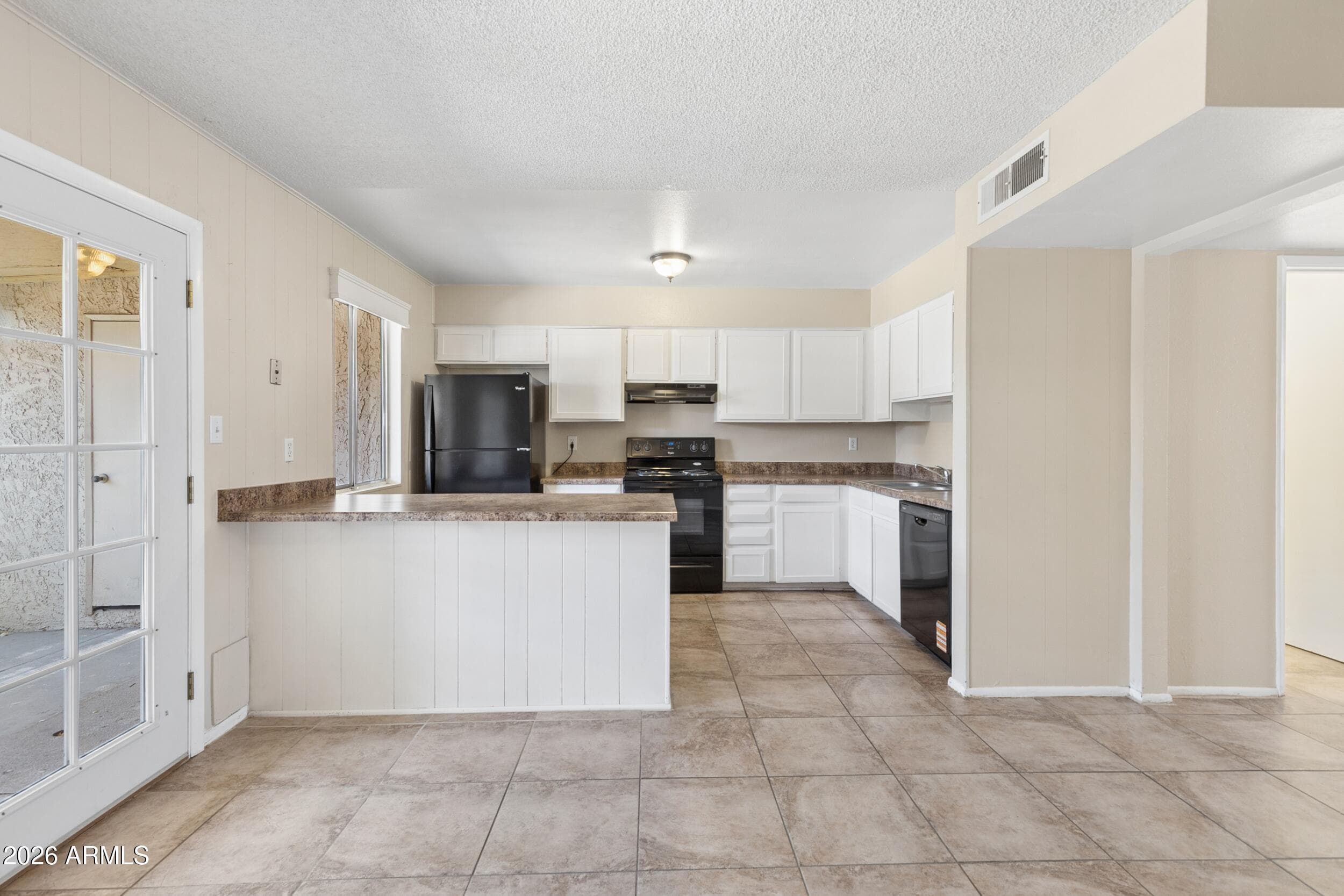 2221 W FARMDALE Avenue 25, Mesa, AZ 85202 — photo 10 of 30