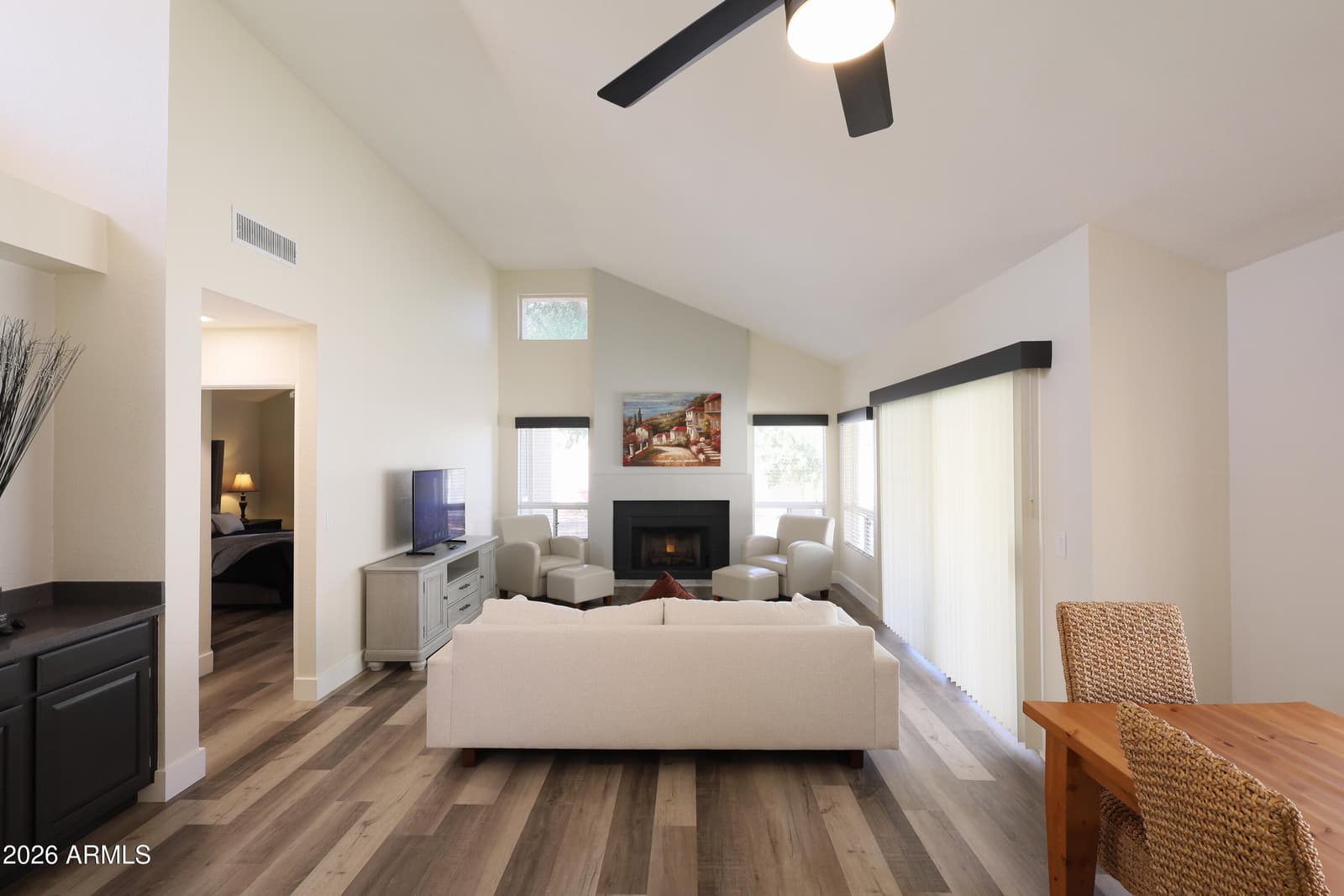 11840 N 40TH Way, Phoenix, AZ 85028 — photo 4 of 42