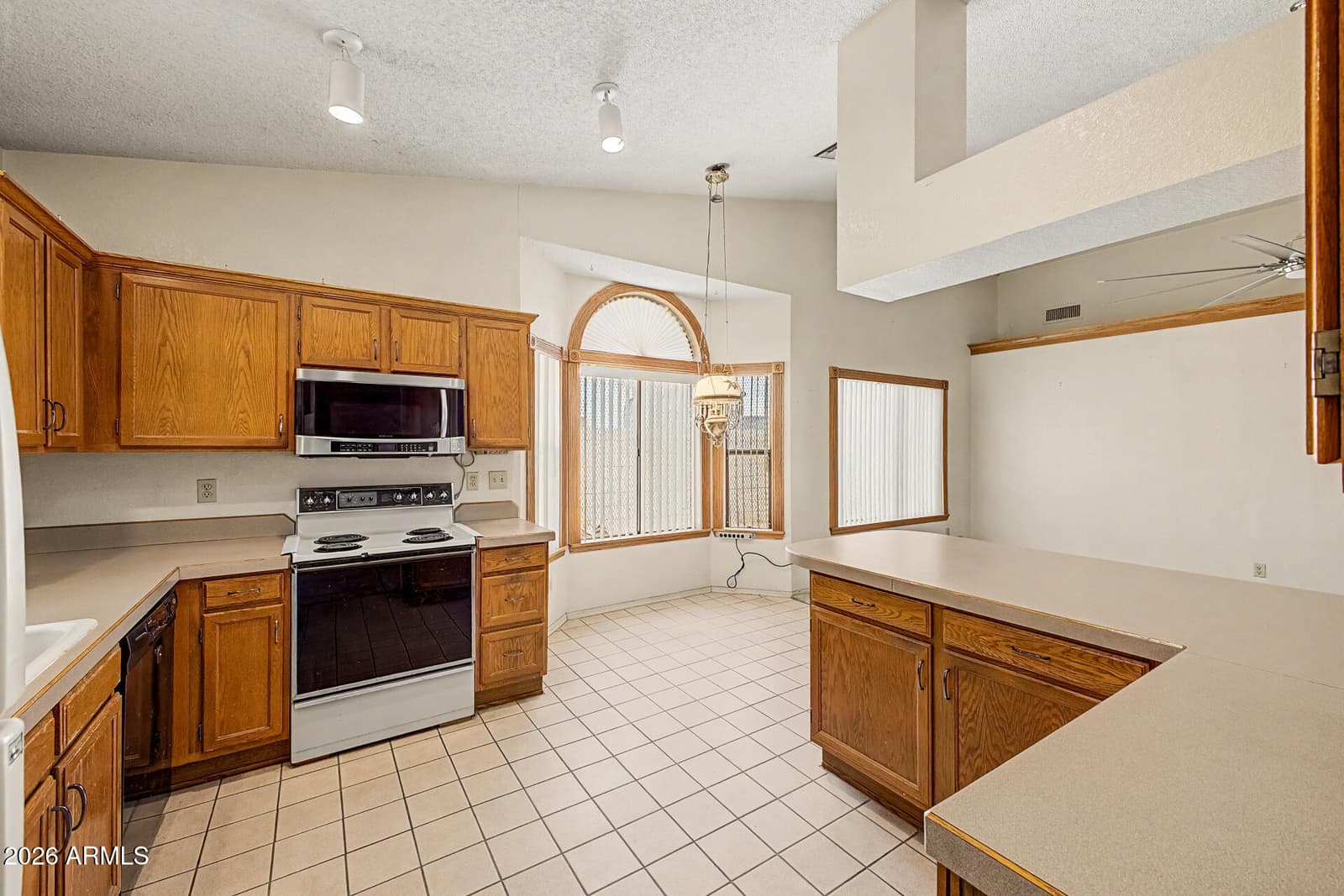 13202 S 36TH Place, Phoenix, AZ 85044 — photo 10 of 33