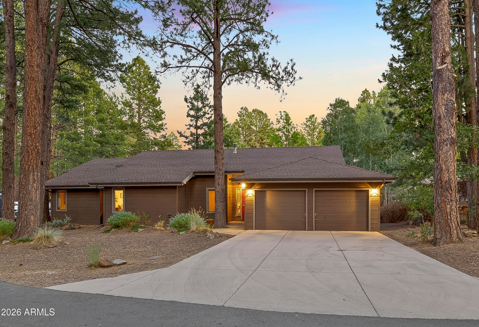 3150 S WALKUP Drive, Flagstaff, AZ 86005 — photo 1 of 34
