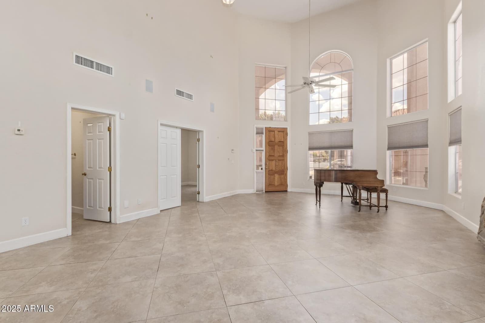 589 N Acacia Drive, Gilbert, AZ 85233 — photo 5 of 45