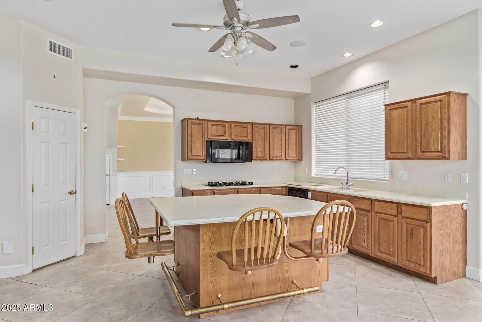 589 N Acacia Drive, Gilbert, AZ 85233 — photo 11 of 45