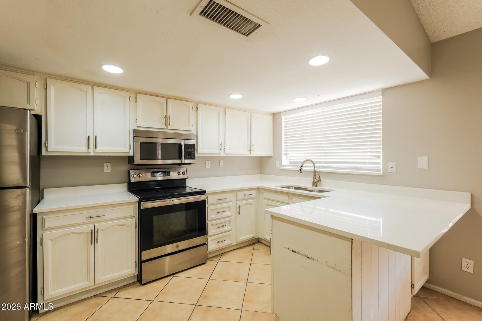 6314 W EVA Street, Glendale, AZ 85302 — photo 10 of 21