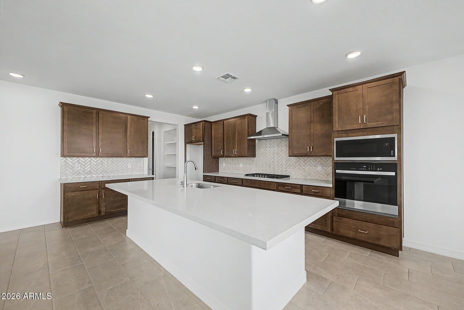 17467 W SAGUARO VISTA Drive, Surprise, AZ 85387 — photo 4 of 14