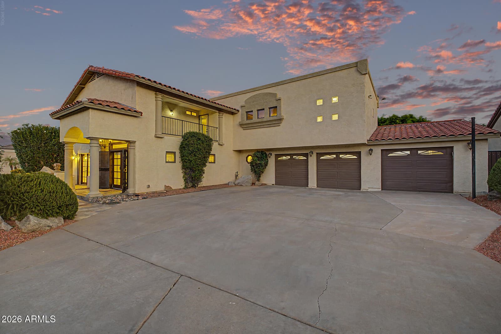 3011 E WINCHCOMB Drive, Phoenix, AZ 85032 — photo 4 of 123
