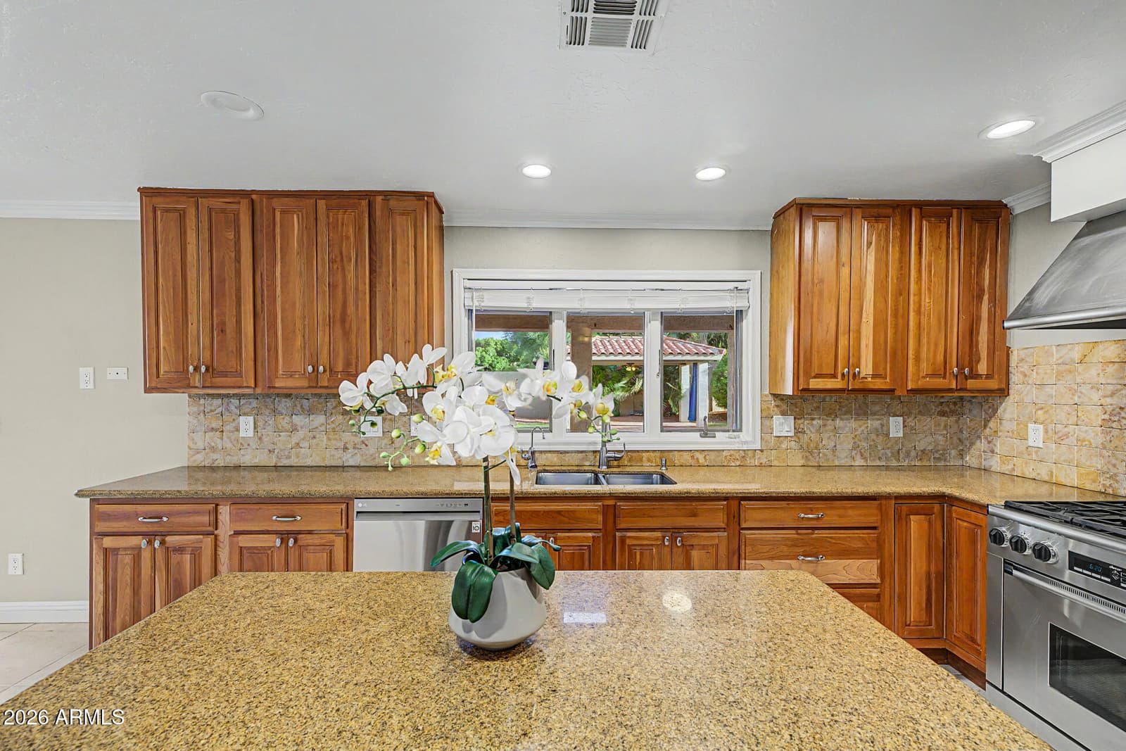 3011 E WINCHCOMB Drive, Phoenix, AZ 85032 — photo 40 of 123