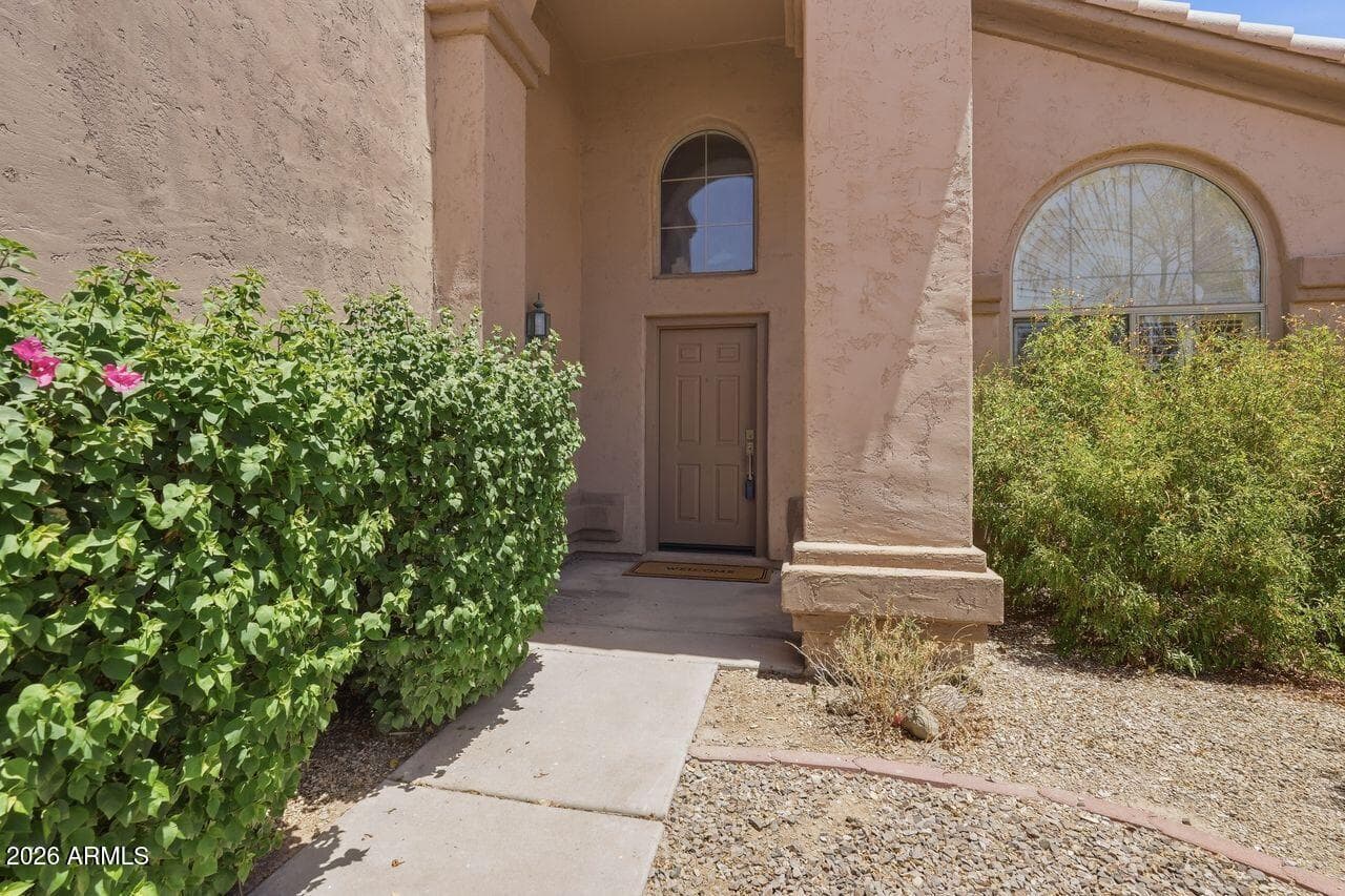 4626 E SUMMERHAVEN Drive, Phoenix, AZ 85044 — photo 3 of 45