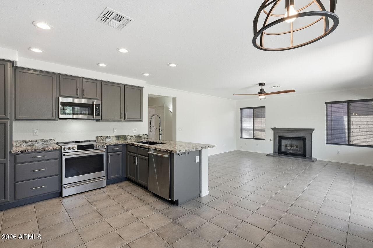 4626 E SUMMERHAVEN Drive, Phoenix, AZ 85044 — photo 11 of 45