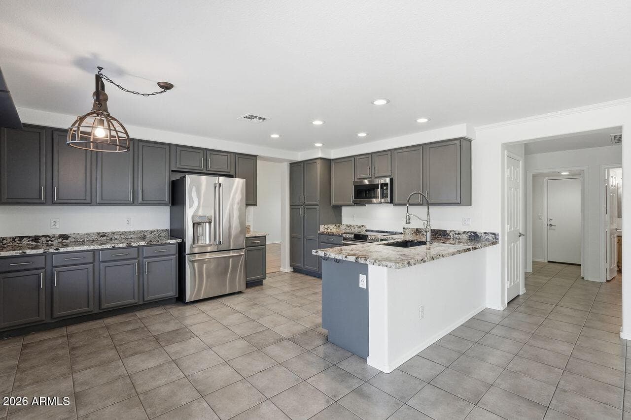 4626 E SUMMERHAVEN Drive, Phoenix, AZ 85044 — photo 12 of 45