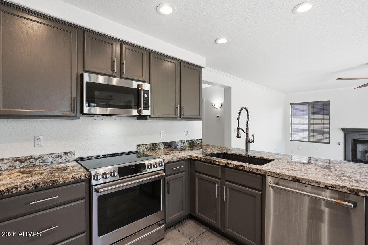 4626 E SUMMERHAVEN Drive, Phoenix, AZ 85044 — photo 13 of 45