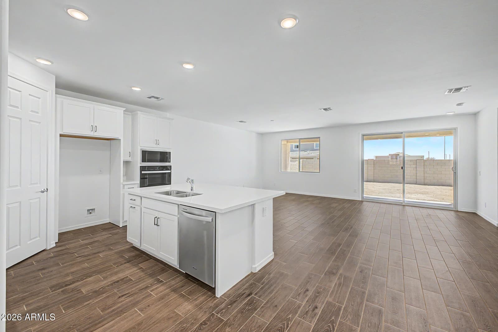 17223 W SAGUARO VISTA Drive, Surprise, AZ 85387 — photo 3 of 13