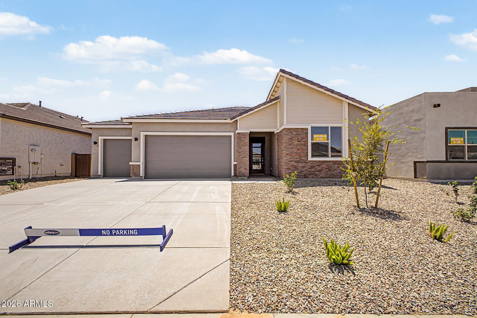 283 W FLOYD Drive, San Tan Valley, AZ 85140