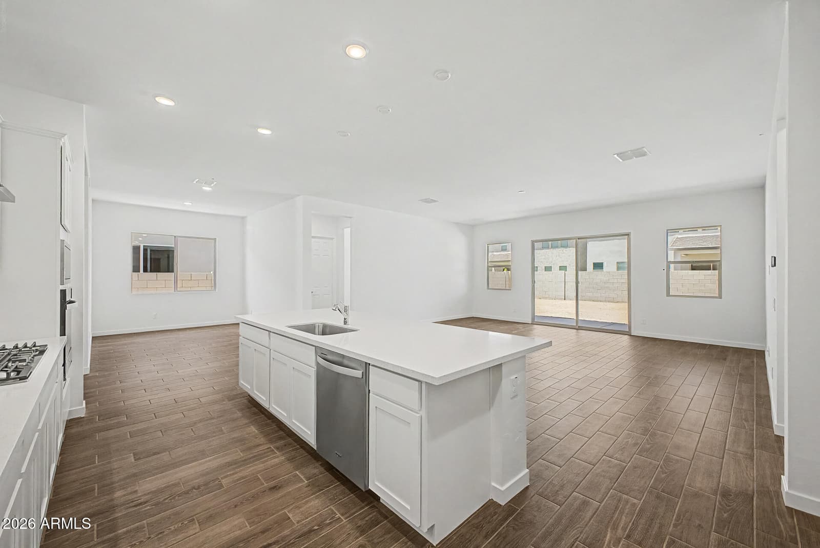 320 W FLOYD Drive, San Tan Valley, AZ 85140 — photo 3 of 25
