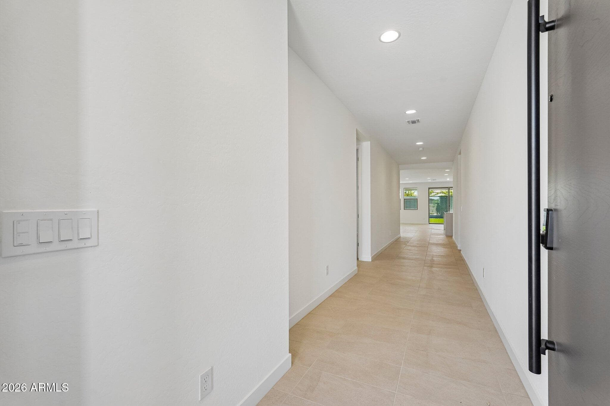 7951 W LOMA Lane, Peoria, AZ 85345 — photo 5 of 39