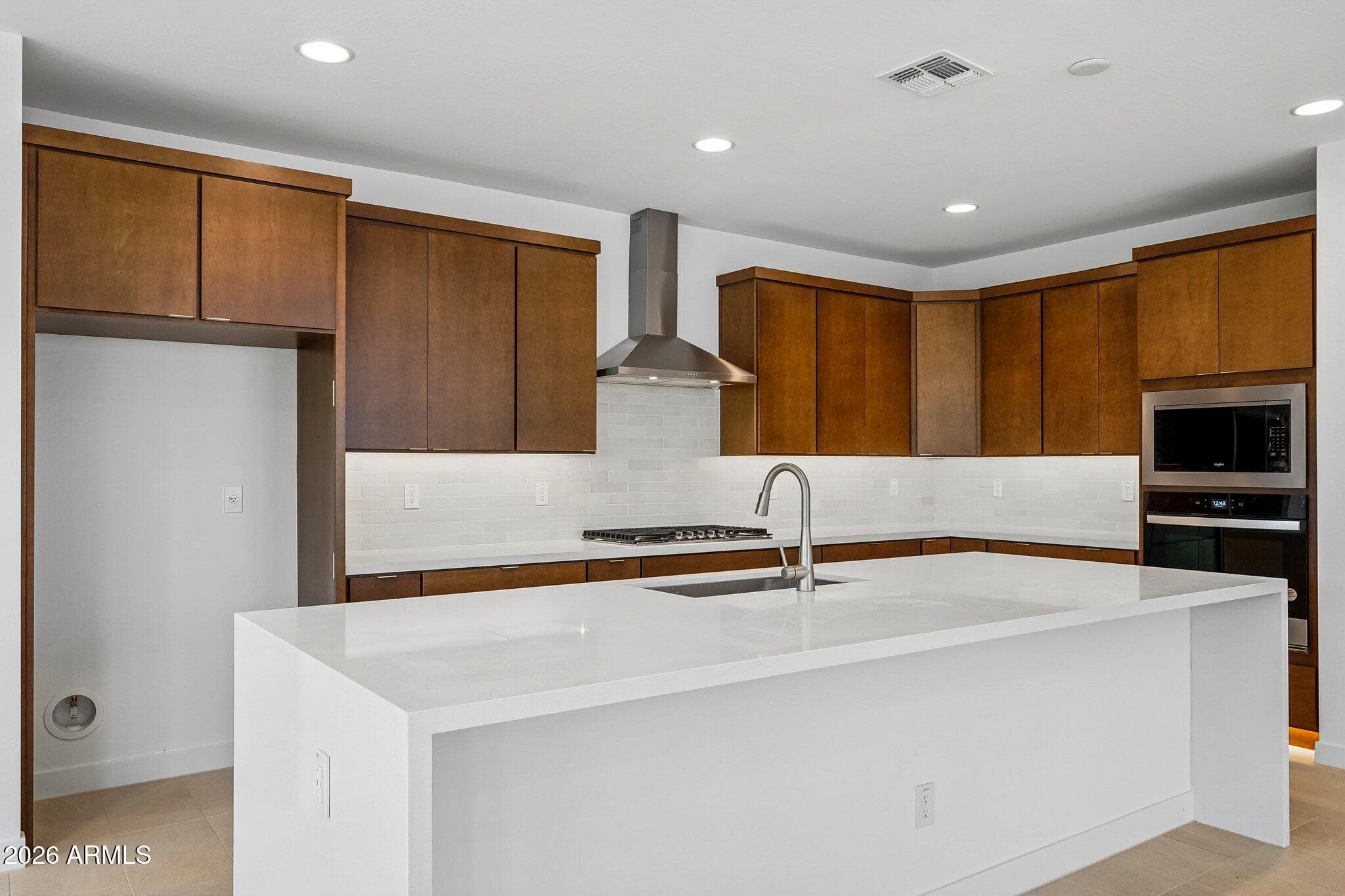 7951 W LOMA Lane, Peoria, AZ 85345 — photo 12 of 39