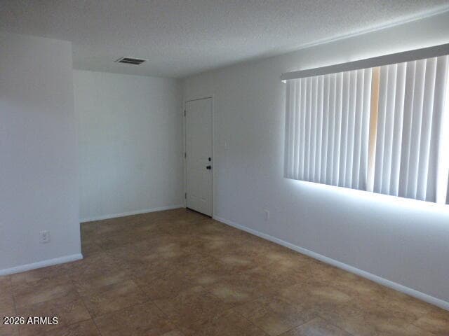 1539 W HUNTINGTON Drive, Tempe, AZ 85282 — photo 5 of 39