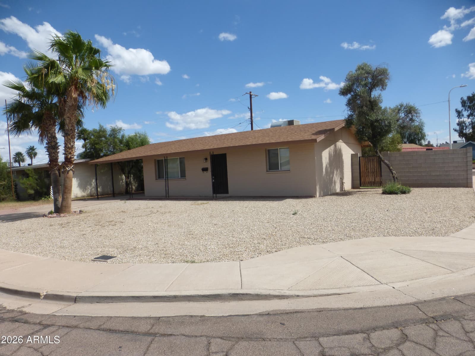 1539 W HUNTINGTON Drive, Tempe, AZ 85282 — photo 2 of 39