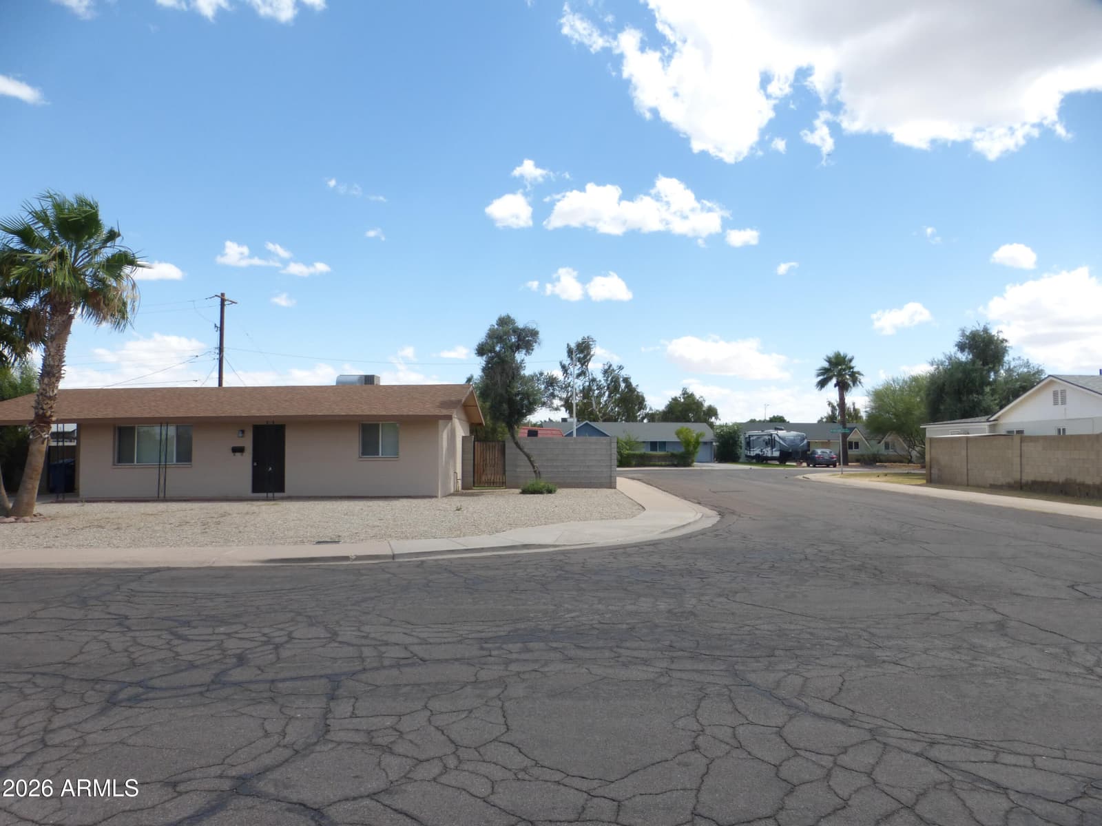 1539 W HUNTINGTON Drive, Tempe, AZ 85282 — photo 4 of 39