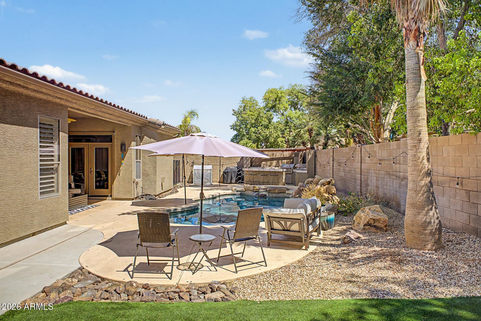 545 S LEMON Court, Gilbert, AZ 85296 — photo 1 of 41