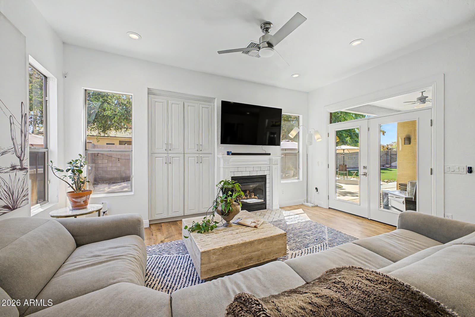 545 S LEMON Court, Gilbert, AZ 85296 — photo 8 of 41