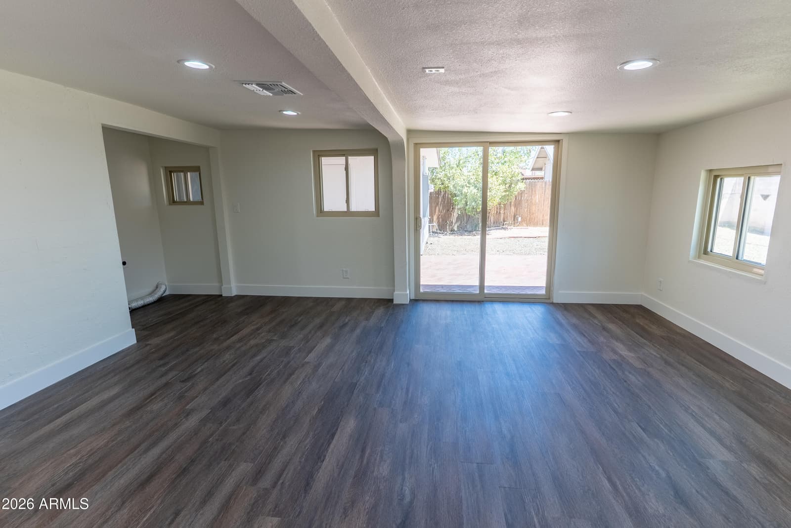 8815 N 31ST Avenue, Phoenix, AZ 85051 — photo 14 of 37