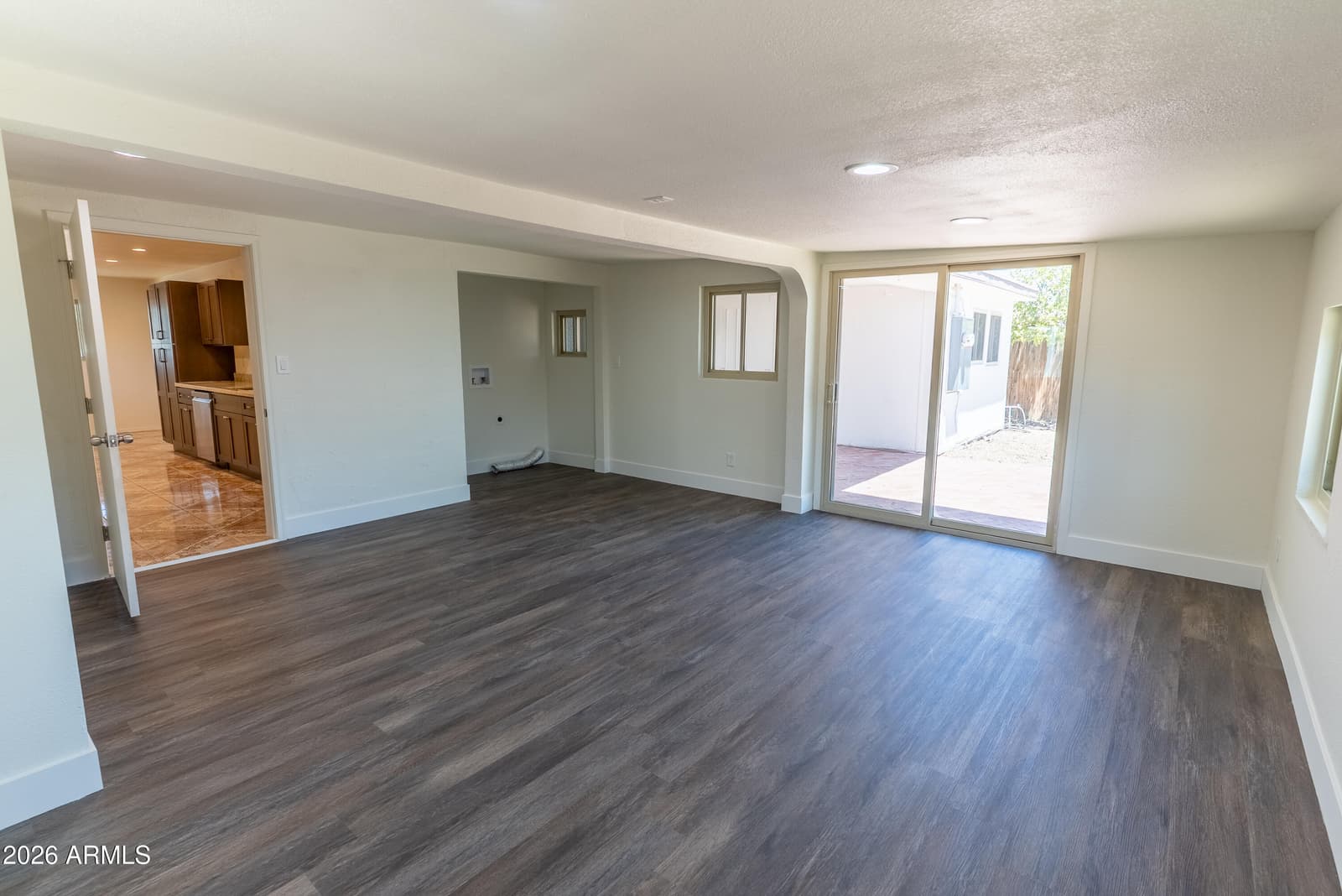8815 N 31ST Avenue, Phoenix, AZ 85051 — photo 15 of 37