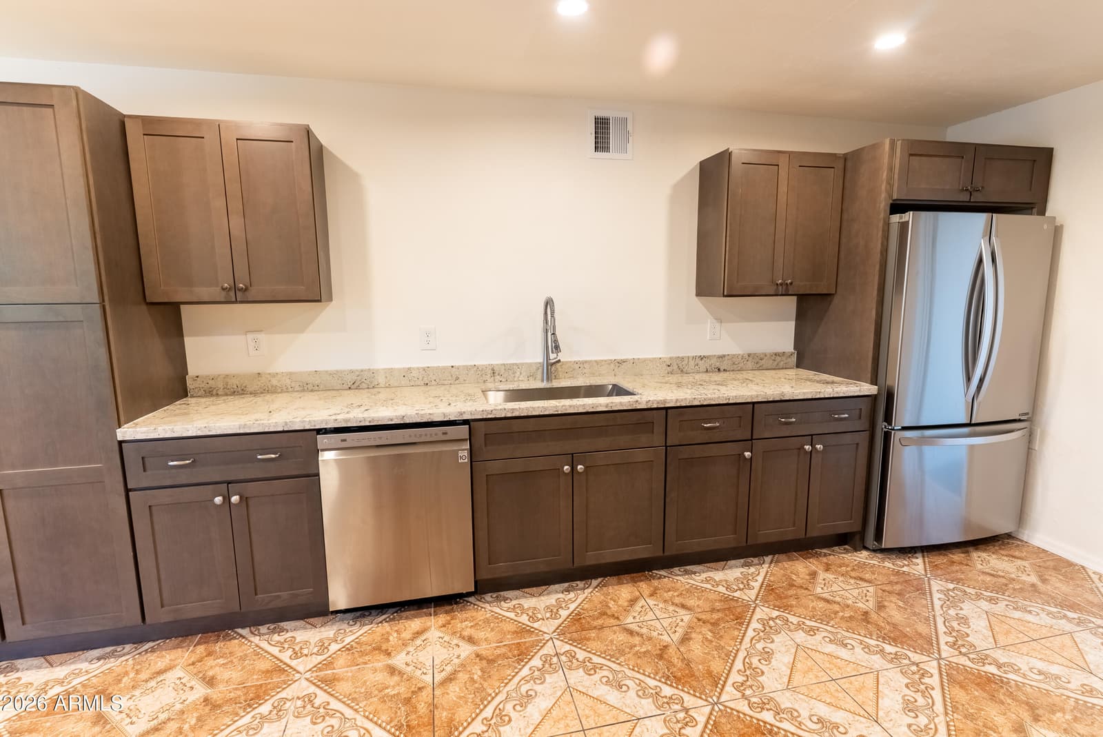 8815 N 31ST Avenue, Phoenix, AZ 85051 — photo 11 of 37