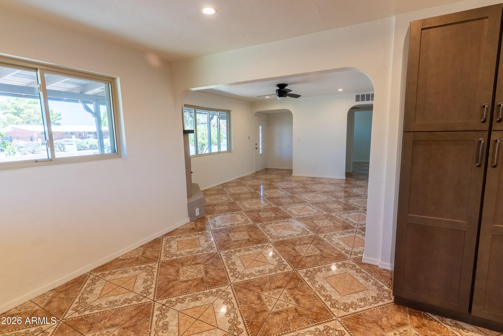 8815 N 31ST Avenue, Phoenix, AZ 85051 — photo 9 of 37